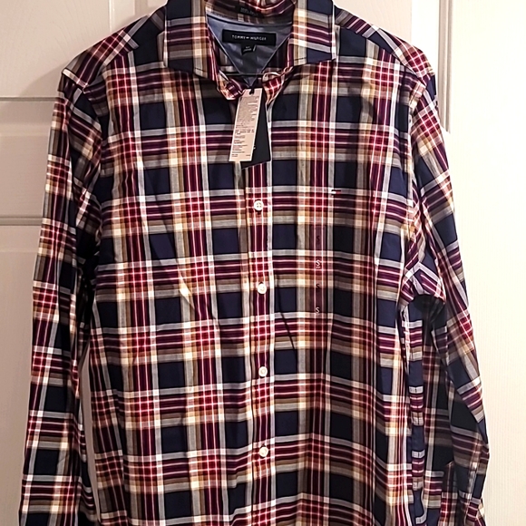 Tommy Hilfiger Men's Button-down Shirt - Picture 4 of 4